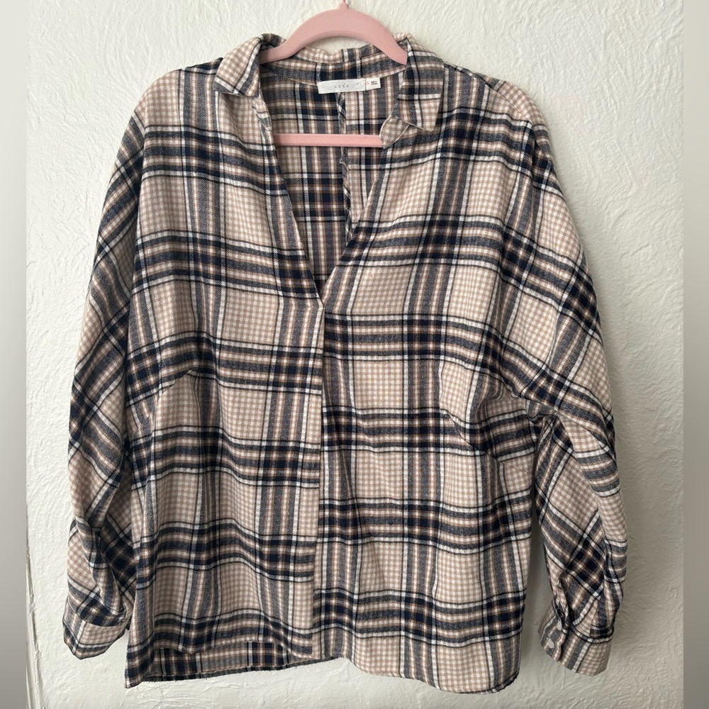 Francesca’s Beige Flannel